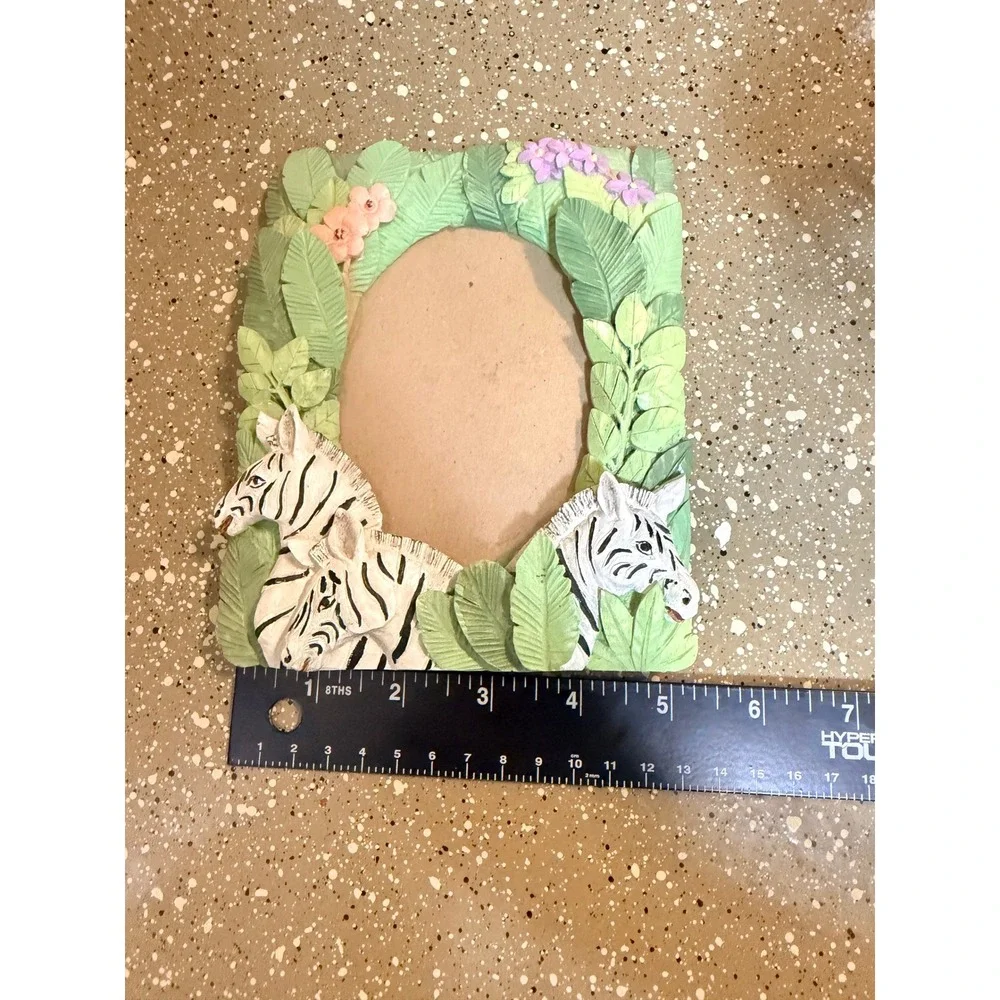 Vintage Style‎ Zebra Jungle Safari Tropical Leaf 3D Resin Picture Frame Green